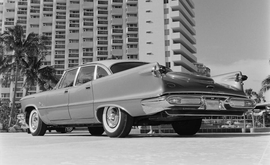 Imperial Crown Sedan (LY1-M) '1957